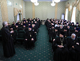 В районном ДК пос. Каменоломни состоялась встреча профессора Александра Леонидовича Дворкина с духовенством Шахтинской епархии. На встрече присутствовал епископ Шахтинский и Миллеровский Симон
