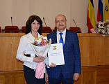 Дню социального работника, который ежегодно отмечается 8 июня, посвятили чествование тех, кто выбрал своим призванием помощь другим