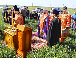 Преосвященнейший епископ Симон совершил «Чин освящения насеянных полей» в Октябрьском сельском районе Ростовский области