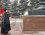 В 80-ю годовщину освобождения города Шахты от немецких оккупантов епископ Шахтинский и Миллеровский Симон возложил цветы к мемориальному комплексу