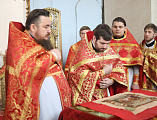Епископ Шахтинский и Миллеровский Симон в четверг Светлой седмицы совершил праздничное богослужение в храме Покрова Пресвятой Богородицы г. Красный Сулин
