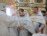 Преосвященнейший епископ Симон совершил воскресную Божественную литургию и иерейскую хиротонию в храме Екатерининского архиерейского подворья г. Красный Сулин