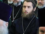 В районном ДК пос. Каменоломни состоялась встреча профессора Александра Леонидовича Дворкина с духовенством Шахтинской епархии. На встрече присутствовал епископ Шахтинский и Миллеровский Симон
