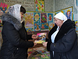 Во Всемирный день борьбы со СПИДом добровольцы Нижнедонского благочиния раздали жителям Октябрьского района информационные буклеты