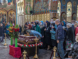 Преосвященнейший епископ Симон совершил вечерню с чином выноса Плащаницы