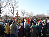 Чин водружения креста на месте строительства нового храма в честь блаженной Матроны Московской архиерейским чином состоялся в г. Донецке