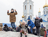 В прощеное воскресенье на Соборной площади города Шахты состоялись народные гуляния, посвященные Масленице «Гуляет русская душа»