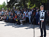 9 мая протоиерей Сергий Яценко возложил цветы к монументу памяти воинов Великой Отечественной войны