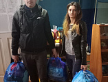 Нуждающиеся Маньковского прихода получили одежду от «Глории Джинс»