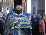 Праздник Благовещения Пресвятой Богородицы собрал многочисленных верующих города Шахты на богослужение в Покровском кафедральном соборе