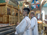 В Троицкую поминальную субботу Преосвященнейший епископ Симон совершил Божественную литургию в Покровском кафедральном соборе г. Шахты