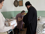 В отделении сестринского ухода Криворожской амбулатории прошёл пасхальный визит священника