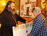В храме Смоленской иконы Божией Матери ст. Шумилинской вдовам передано в дар отопительное оборудование     Иерей Александр встретился с вдовами прихода и провел беседу о важности дел милосердия.  Христос испытывает называющих себя Его последователями, пос