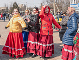 В прощеное воскресенье на Соборной площади города Шахты состоялись народные гуляния, посвященные Масленице