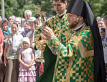 Праздничную Литургию по случаю престольного дня храма святой Ксении Петербургской г. Шахты возглавил Преосвященнейший Симон, епископ Шахтинский и Миллеровский