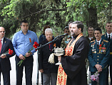 Священник Александровск-Грушевского благочиния принял участие в открытии памятника погибшим воинам
