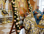 В престольный праздник Преосвященнейший епископ Симон возглавил Божественную литургию в храме Державной иконы Божией Матери города Донецка