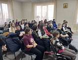 Беседа со школьниками в духовно-просветительском центре при Покровском кафедральном соборе