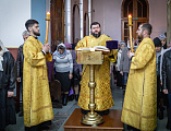 Преосвященнейший епископ Симон совершил Божественную литургию в Покровском кафедральном соборе города Шахты