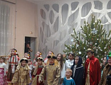 Коллектив воскресной школы храма святого Пантелеимона пос. Майский с рождественским концертом посетил образовательные учреждения г. Шахты
