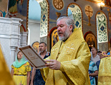 Праздничная Литургия в день памяти первоверховных апостолов Петра и Павла в Покровском кафедральном соборе города Шахты