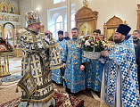 В престольный праздник Преосвященнейший епископ Симон возглавил Божественную литургию в храме Державной иконы Божией Матери города Донецка
