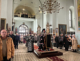 Чтение Великого покаянного канона преподобного Андрея Критского в Донецком Успенском архиерейском подворье ст. Гундоровской во вторник первой седмицы Великого поста