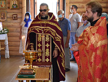 В храме святого царственного страстотерпца цесаревича Алексия г. Шахты благочинный Александровск-Грушевского округа и настоятель храма совершили освящение новых икон для иконостаса