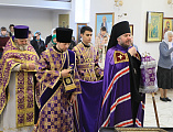 В новопостроенном храме города Гуково в честь преподобномученицы княгини Елисаветы совершена первая Божественная литургия архиерейским чином