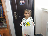 Православные добровольцы Новошахтинского благочиния и региональное отделение Фонда продовольствия «Русь» провели выдачу и развоз сладких подарков и продуктовых наборов нуждающимся семьям