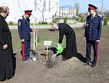 Епископ Симон принял участие в весеннем Дне древонасаждения в городе Миллерово
