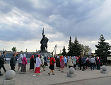 Прихожане храма Архистратига Михаила станицы Вешенской прошли крестным ходом к мемориалу «Клятва»