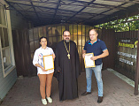 Духовник Донецкого округа протоиерей Василий Хадыкин вручил награды красносулинским пекарям