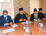 Круглый стол «Вопросы межведомственного взаимодействия при организации помощи людям, страдающим наркотической зависимостью» с участием Преосвященного епископа Мефодия прошел на Пятницком архиерейском подворье ст. Манычской