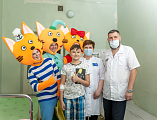 Протоиерей Сергий Яценко поздравил с Днем защиты детей пациентов Детской городской больницы г. Шахты