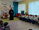 Священник принял участие в празднике «Три Спаса», который прошел в детском саду станицы Вешенской   