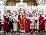 Праздник Светлого Христова Воскресения в Покровском кафедральном соборе города Шахты продолжился великой вечерней