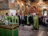 В Покровском кафедральном соборе города Шахты торжественно встретили ковчег с мощами святого праведного Павла Таганрогского