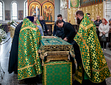 В Покровском кафедральном соборе города Шахты торжественно встретили ковчег с мощами святого праведного Павла Таганрогского