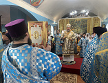 В престольный день епископ Симон совершил Божественную литургию в храме в честь Казанской иконы Божией Матери