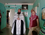 Работники социальной службы храма святого апостола Андрея Первозванного г. Миллерово посетили психоневрологический интернат с. Россошь