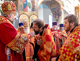Праздник Светлого Христова Воскресения в Покровском кафедральном соборе города Шахты продолжился великой вечерней