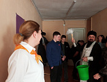Священник посетил школу в слободе Позднеевка в праздник Крещения Господня