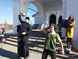 В прощеное воскресенье на площади перед Донским храмом г. Новошахтинска состоялись народные гуляния, посвященные Масленице