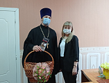 Иерей Леонид Зацепилин пригласил на театрализованный концерт «Пасха! – Победа!» представителей Администрации г. Гуково3