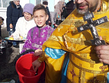 В храме святого благоверного князя Александра Невского г. Красный Сулин совершил Божественную литургию и чин великого освящения воды в праздник Богоявления