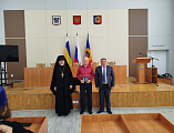 В Миллерово православным волонтерам вручили епархиальные награды 