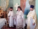 В день воспоминания чуда, совершенного святым Архистратигом Михаилом в Хонех, в храме п. Каменоломни Октябрьского района прошло соборное Богослужение