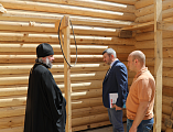 Преосвященнейший епископ Симон ознакомился с этапами строительства храма при ООО «Новороссийский прокатный завод» города Шахты
