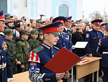 Торжественная присяга кадет и освящение нового Знамени лучшего в России казачьего кадетского корпуса состоялись на соборной площади Покровского кафедрального собора г. Шахты